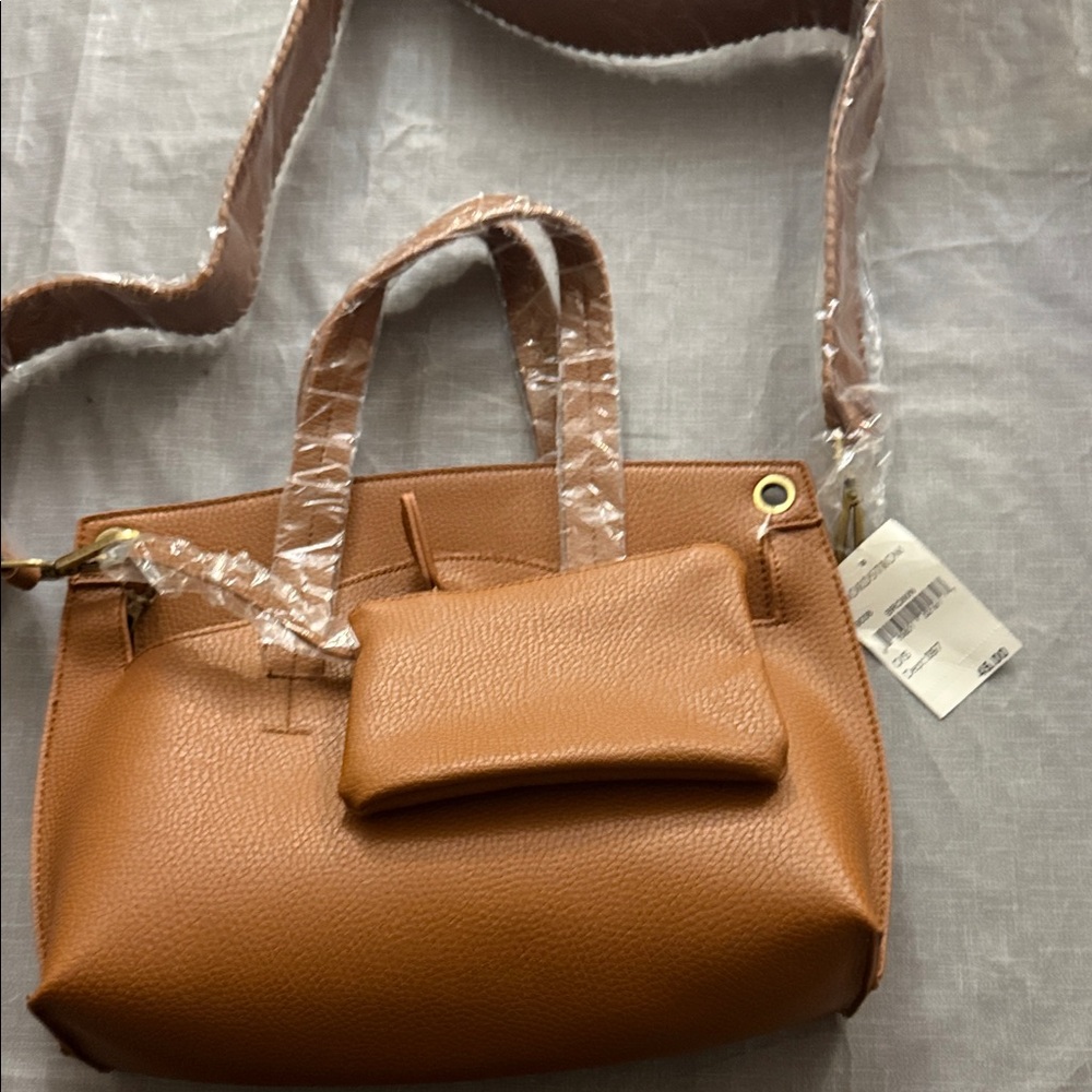 Elegant Tan Leather Handbag